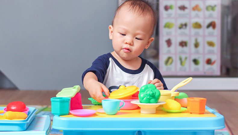 اسباب بازی های مناسب برای کودکان 18 تا 24 ماهه