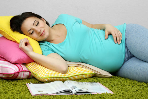 مشکل بی خوابی در دوران بارداری