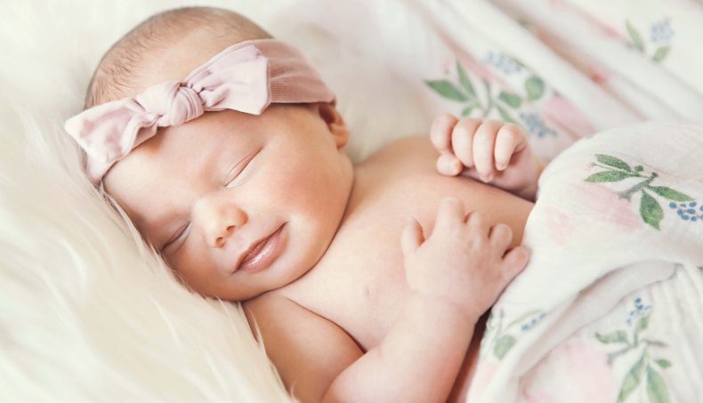 خواب و رویا دیدن نوزادان