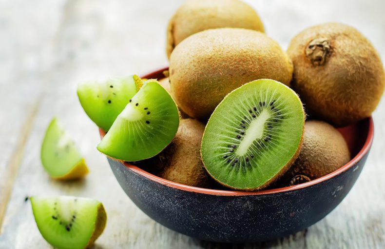 خوردن کیوی در بارداری مضر است یا مفید؟