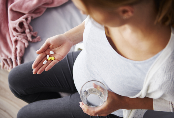 اهمیت و مصرف ویتامین های دوران بارداری