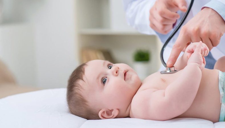 معاینه یک ماهگی نوزاد