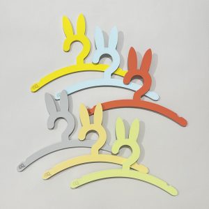 چوب لباسی چوبی هلالی نوزاد 6 عددی طرح خرگوش - طرح-1