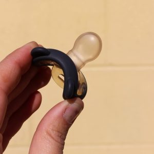 پستانک شب و روز هی اور شی