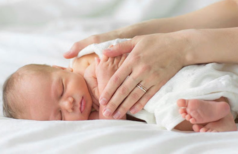 10 فعالیت جالب برای نوزاد تازه متولد شده