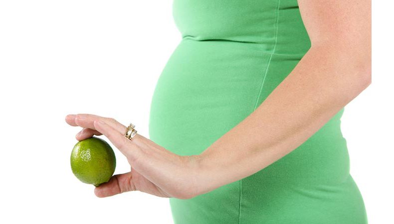 خواص و مضرات خوردن لیمو ترش در بارداری