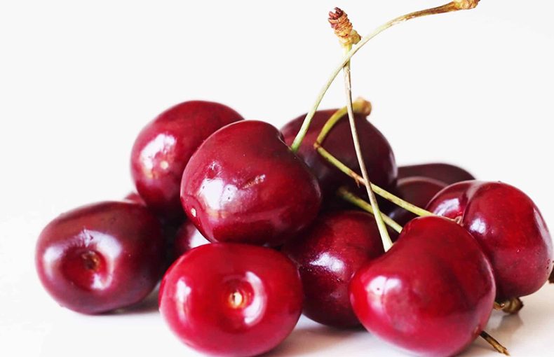 خوردن گیلاس و آلبالو برای نوزاد