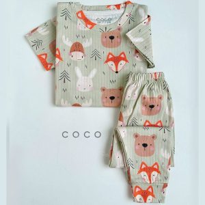 ست تیشرت شلوار بچه گانه طرح جنگل سبز کوکو