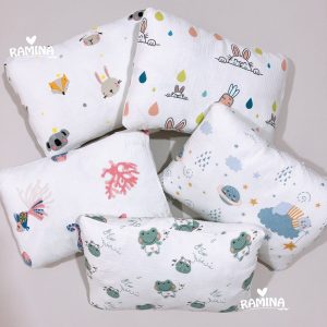 بالش نوزادی طرح عروسکی بیبی فورلایف