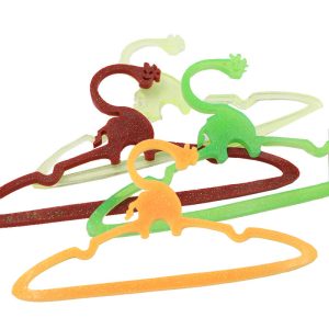 چوب لباسی رزین نوزاد طرح زرافه