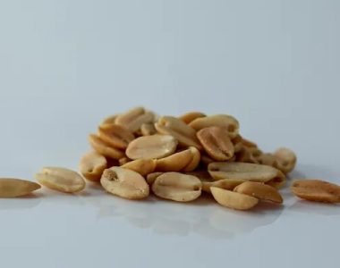 خوردن بادام زمینی برای نوزاد