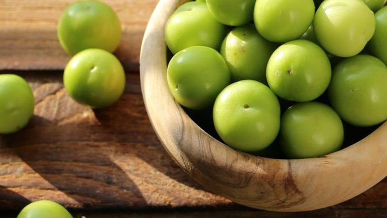 خوردن گوجه سبز برای نوزاد