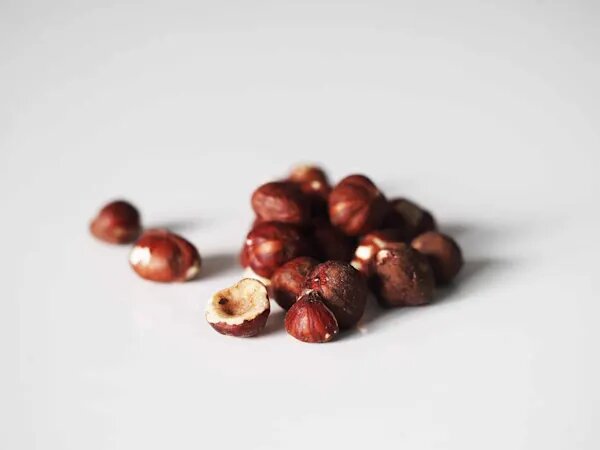 خوردن فندق برای نوزاد