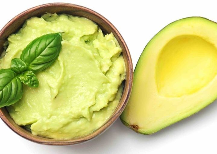 پوره آووکادو برای نوزاد