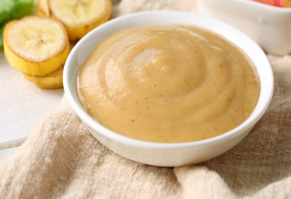 طرز تهیه پوره موز برای نوزاد