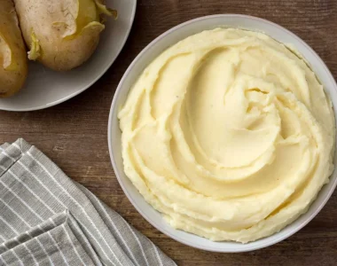 طرز تهیه پوره سیب زمینی با شیر برای نوزاد