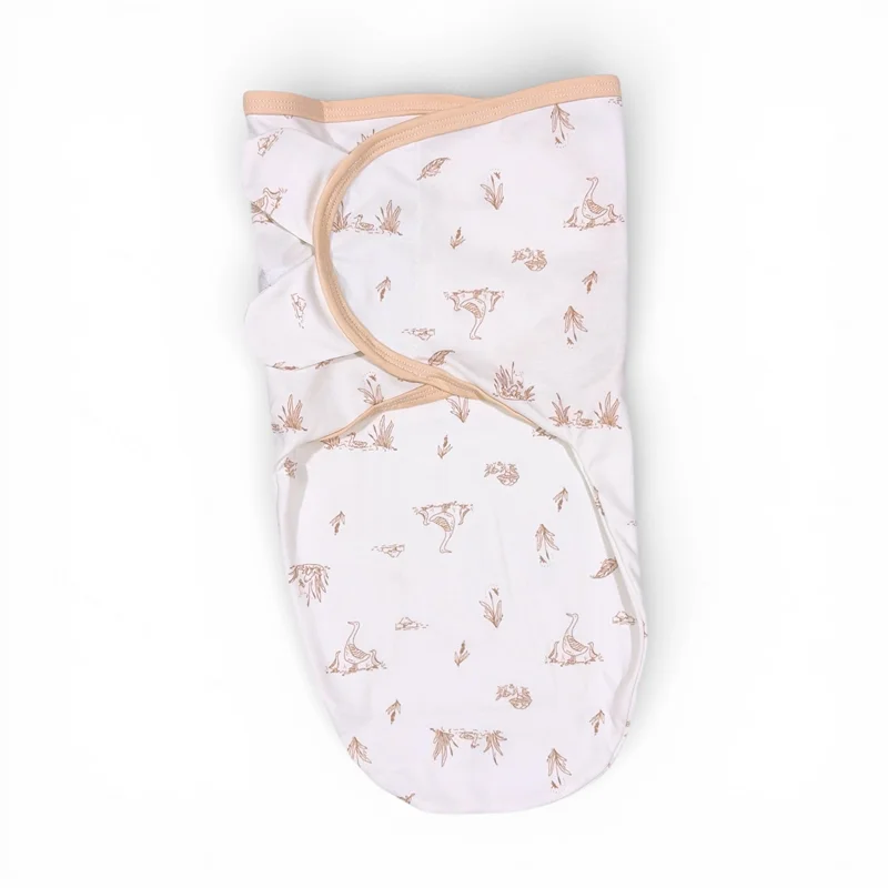 قنداق چسبی نوزاد دخترانه طرح دار بیبی فورلایف Baby4life