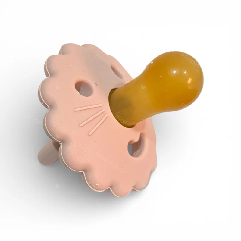 پستانک سیلیکونی دخترانه 0 تا 6 ماه طرح شیر آمریکو بیبی Americo Baby